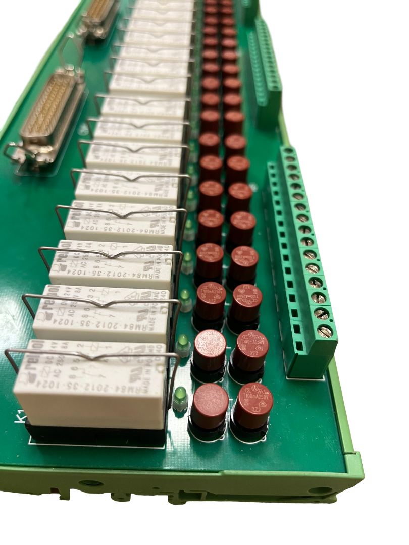 Модуль релейного входа MRI-32/24VDC/RELPOL с установленными реле Relpol