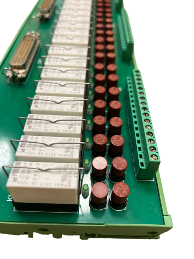 Модуль релейного входа MRI-32/24VDC/RELPOL с установленными реле Relpol